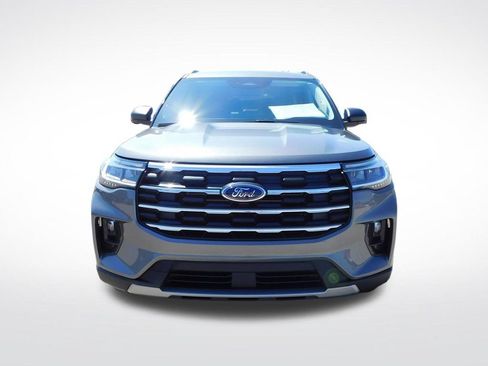 Used 2025 Ford Explorer Active w/ Active Comfort Package AWD/4WD image 8
