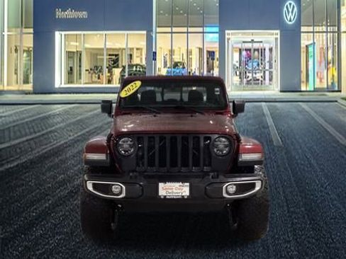 Used 2022 Jeep Gladiator Sport image 2