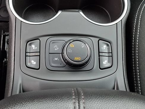 Used 2024 GMC Terrain SLE w/ Driver Convenience Package AWD/4WD image 27