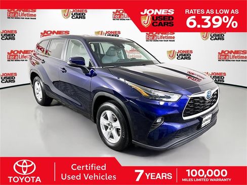 Certified 2023 Toyota Highlander LE image 1