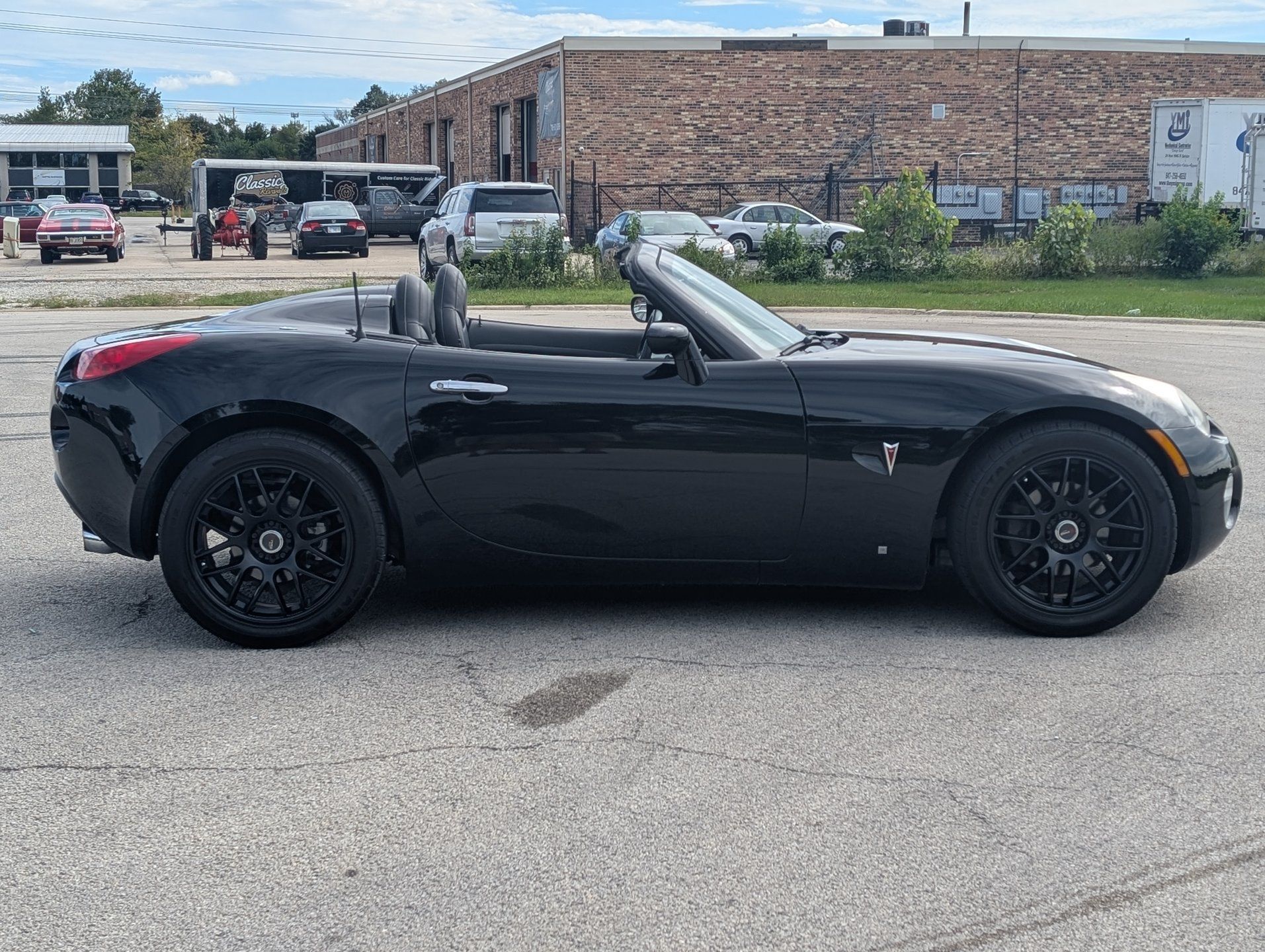 Used 2006 Pontiac Solstice Convertible w/ Premium Package RWD image 31