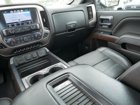 Used 2018 GMC Sierra 1500 Denali w/ Denali Ultimate Package AWD/4WD image 11