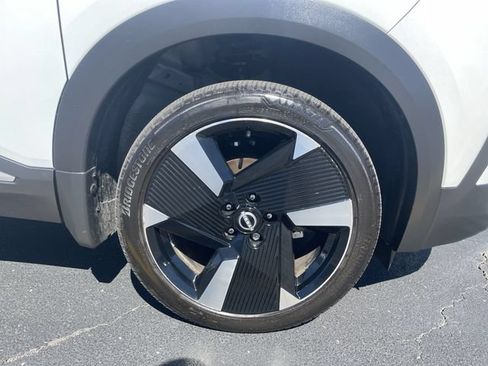 Used 2025 Nissan Kicks SR w/ SR Premium Package AWD/4WD image 42
