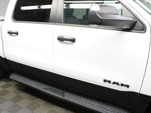 Used 2023 RAM 1500 Big Horn AWD/4WD image 34