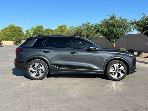 Used 2025 Audi Q6 e-tron Premium Plus w/ Premium Plus AWD/4WD image 4