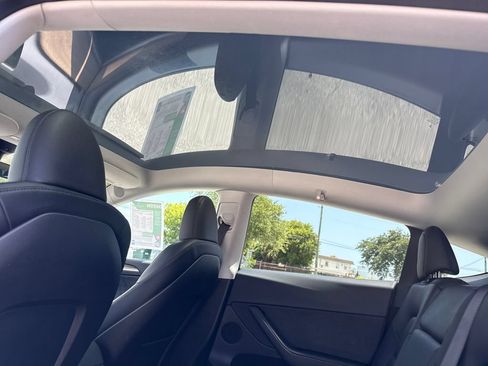 Used 2023 Tesla Model Y Performance AWD/4WD image 7
