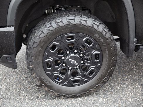 Certified 2024 Chevrolet Silverado 3500 High Country w/ Midnight Edition image 11