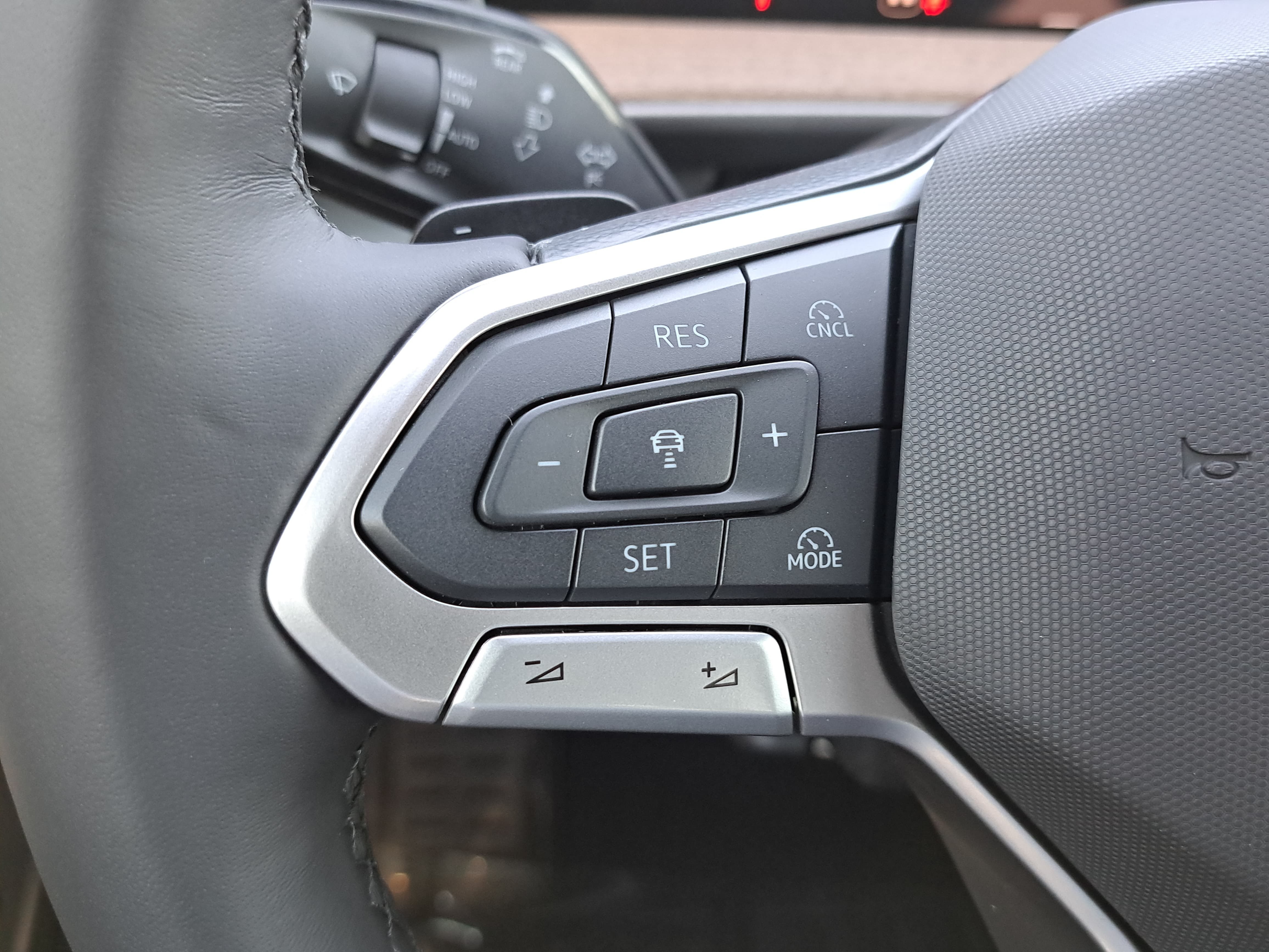 New 2027 Volkswagen Atlas SEL R-Line AWD/4WD image 19
