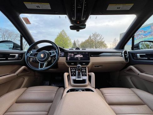 Used 2019 Porsche Cayenne Base AWD 4dr SUV image 25