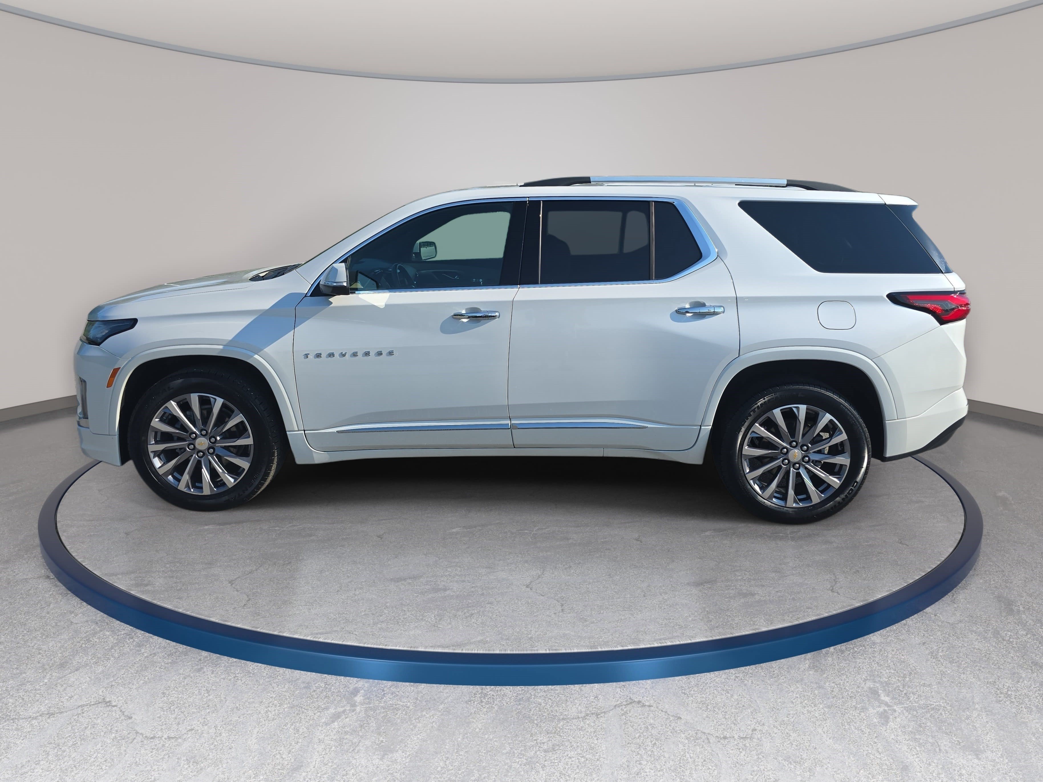 Used 2022 Chevrolet Traverse Premier AWD/4WD image 8