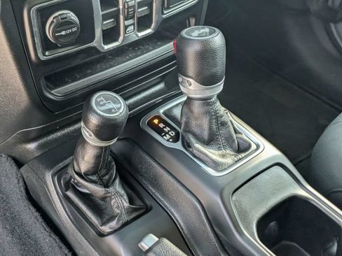 Used 2020 Jeep Wrangler Unlimited Sport S AWD/4WD image 19