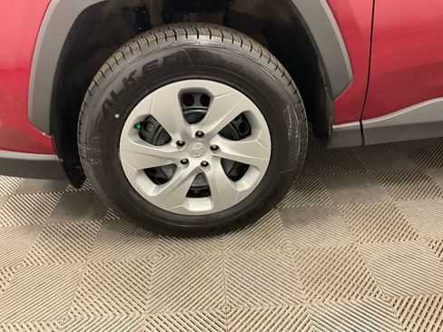 Used 2021 Toyota RAV4 LE image 13