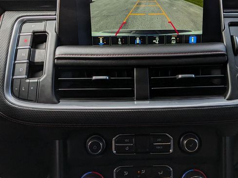 Used 2022 Chevrolet Tahoe RST w/ Sport Performance Package AWD/4WD image 18