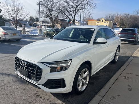 Used 2022 Audi Q8 Premium image 46
