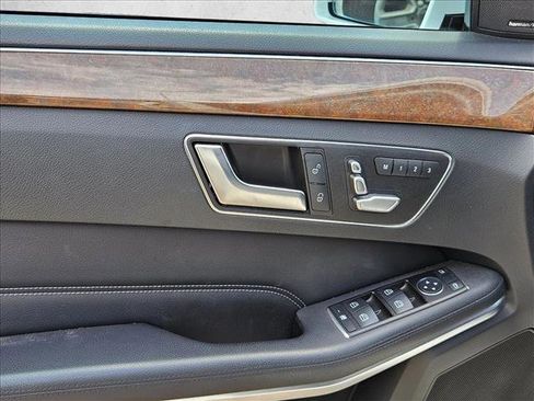 Used 2014 Mercedes-Benz E 350 Sedan image 22