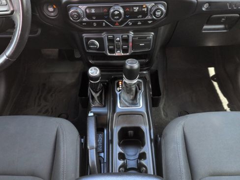 Used 2021 Jeep Wrangler Unlimited Sport AWD/4WD image 21