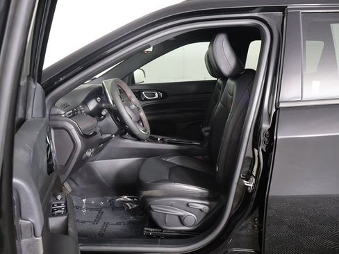 Used 2024 Jeep Compass Trailhawk AWD/4WD image 25