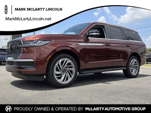 New 2027 Lincoln Navigator Premiere AWD/4WD image 1