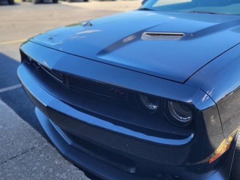 Used 2015 Dodge Challenger R/T Scat Pack w/ Scat Pack Appearance Package RWD image 3
