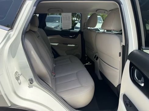 Used 2018 Nissan Rogue Sport SL FWD image 17