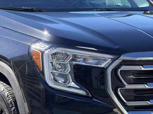 Used 2024 GMC Terrain AT4 w/ Tech Package AWD/4WD image 12