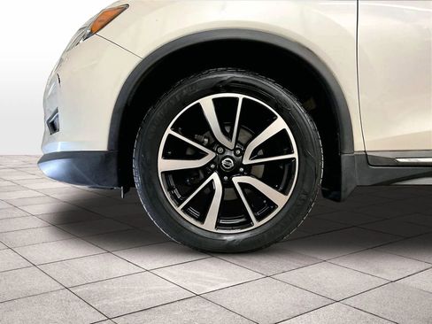 Used 2019 Nissan Rogue SL w/ Premium Package image 8