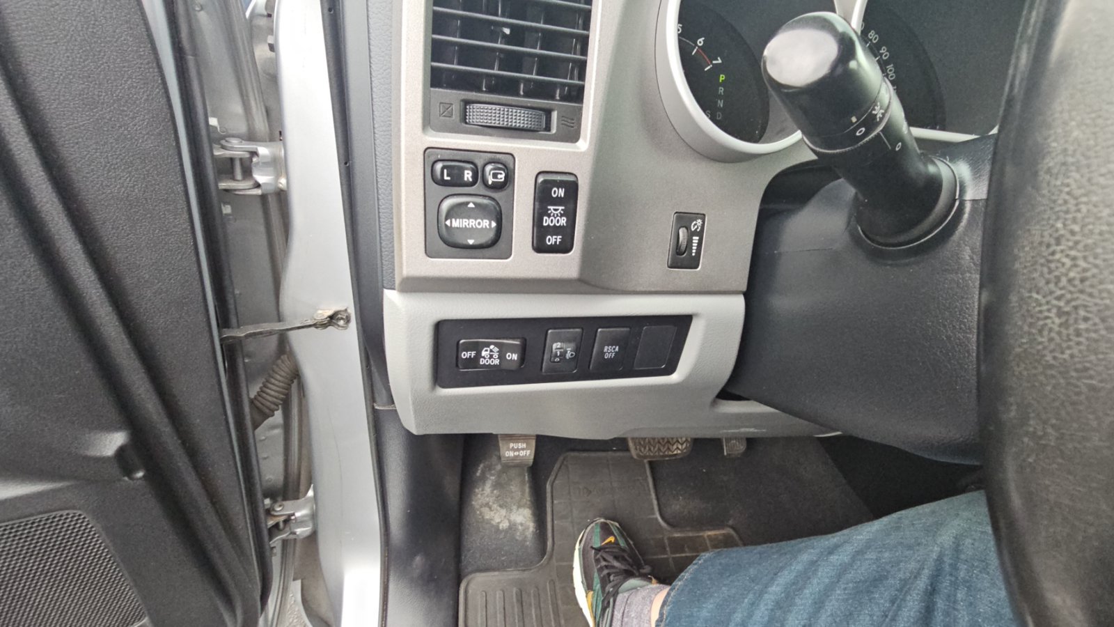 Used 2013 Toyota Tundra Limited AWD/4WD image 21