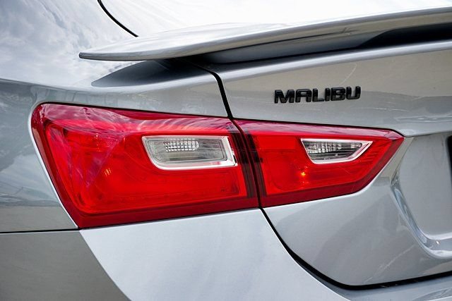 Used 2025 Chevrolet Malibu RS FWD image 8