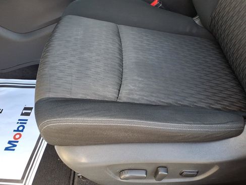 Used 2020 Nissan Rogue SV image 7