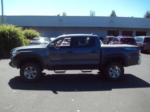 Used 2021 Toyota Tacoma TRD Off-Road AWD/4WD image 2