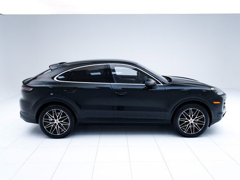 New 2026 Porsche Cayenne Coupe image 8