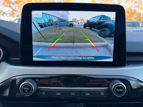 Certified 2022 Ford Escape SE image 16