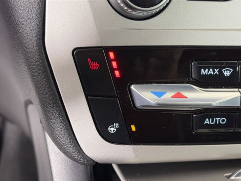 Used 2022 Ford Explorer XLT w/ Equipment Group 202A image 25