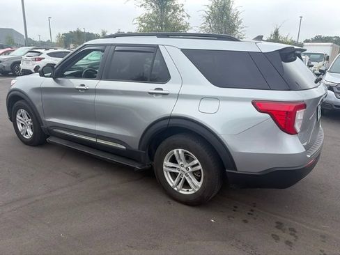Used 2023 Ford Explorer XLT w/ Equipment Group 202A AWD/4WD image 6