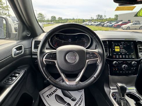 Used 2019 Jeep Grand Cherokee Altitude AWD/4WD image 16