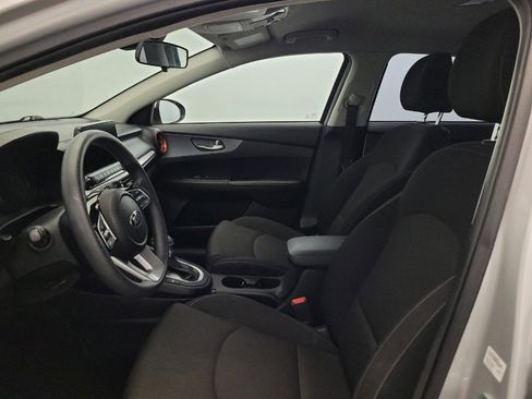 Used 2021 Kia Forte LXS FWD image 17