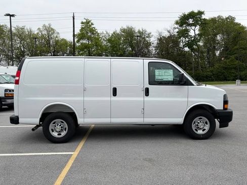 New 2026 Chevrolet Express 2500 w/ Driver Convenience Package RWD image 11