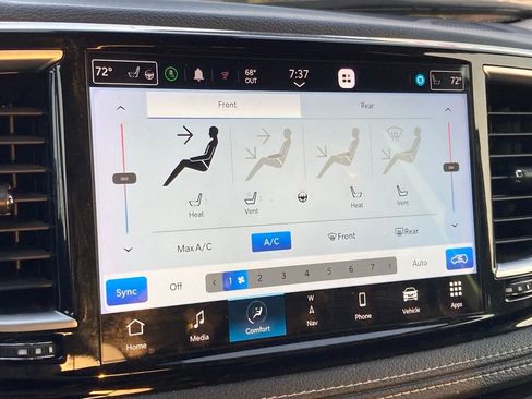 Used 2023 Chrysler Pacifica Limited image 21