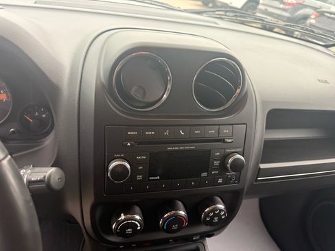 Used 2017 Jeep Patriot Sport image 28