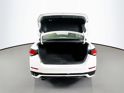 Used 2025 Nissan Sentra SR image 29