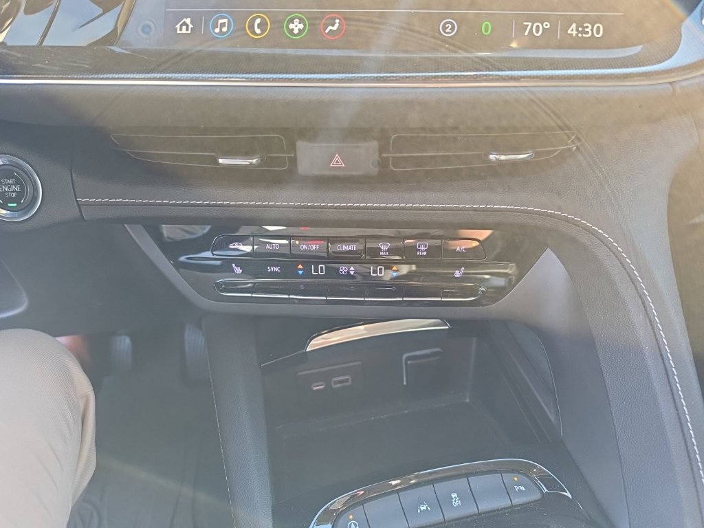 Used 2021 Buick Envision Essence FWD image 12