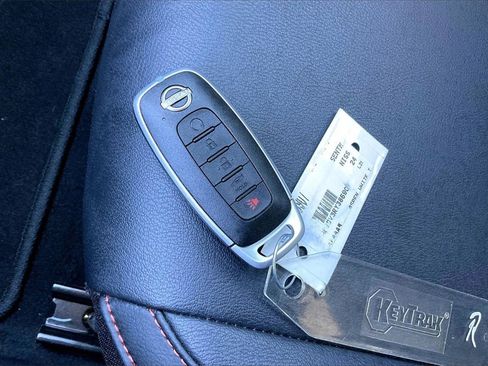 Used 2024 Nissan Sentra SR w/ SR Premium Package image 36