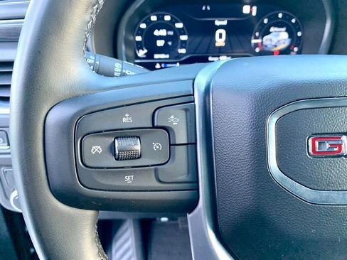 Used 2023 GMC Yukon SLT image 33