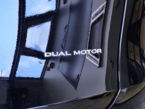 Used 2023 Tesla Model Y Long Range AWD/4WD image 7