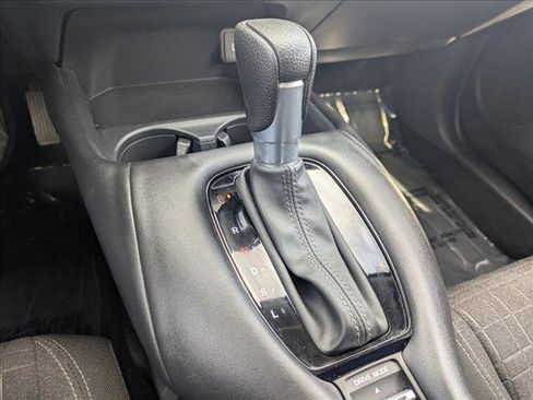 Used 2025 Honda HR-V LX image 12