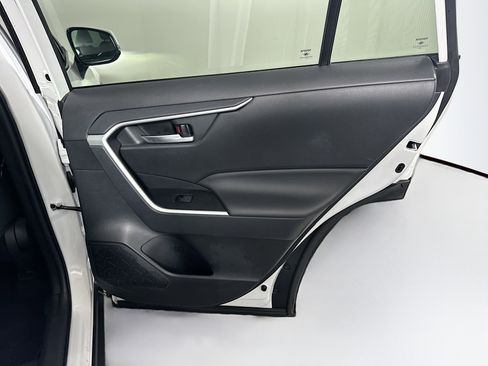 Used 2025 Toyota RAV4 XLE image 29