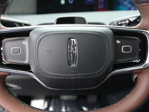 New 2026 Lincoln Navigator L Reserve AWD/4WD image 13