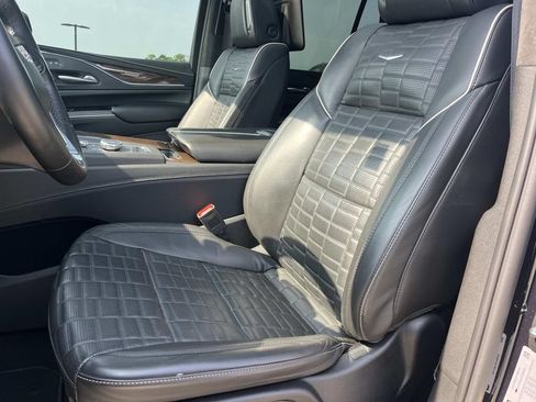 Certified 2023 Cadillac Escalade Sport Platinum w/ Heavy-Duty Trailer Package AWD/4WD image 38