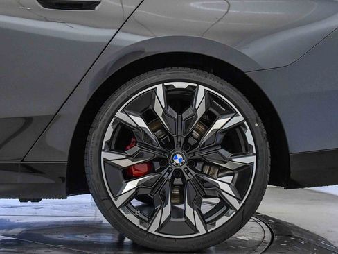 New 2026 BMW 530i xDrive w/ M Sport Package image 11