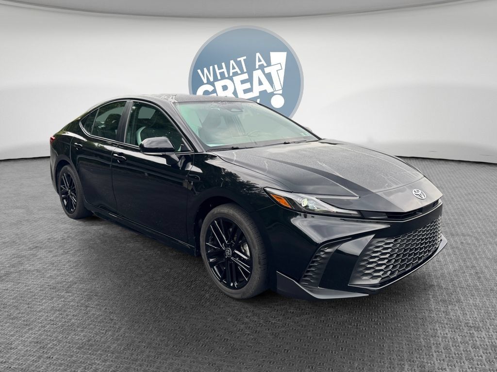 Used 2025 Toyota Camry SE w/ Convenience Package AWD/4WD image 1